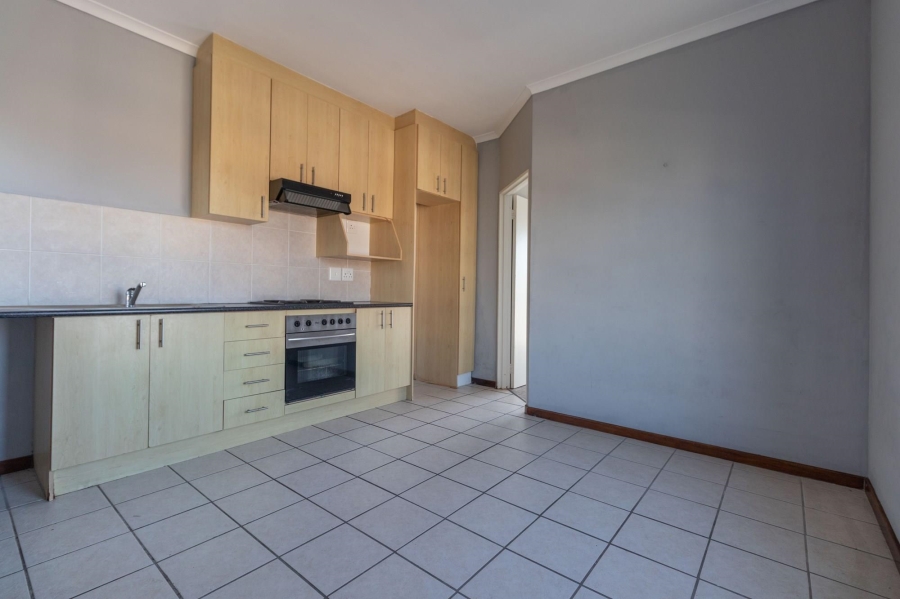 To Let 1 Bedroom Property for Rent in Bloubergrant Western Cape